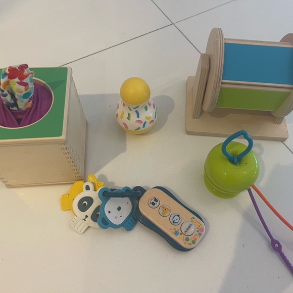 COPY - Lovevery sender play kit extras - Picture 3 of 3